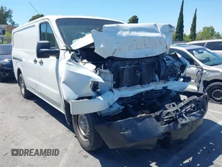 2020 Nissan NV Cargo SV z VIN 1N6BF0KM7LN806302, wystawiony jako IAAI lot #42239491 z przebiegiem 136 204 mil mil oraz . Historia ofert i sprzedaży dostępna na DreamBid. Obrazek 1.