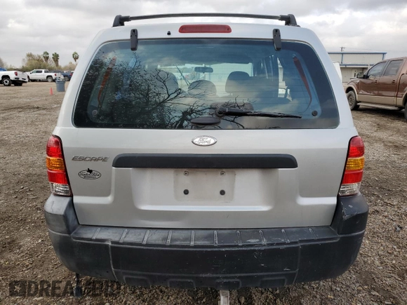 2005 Ford Escape XLS Value with VIN 1FMYU02Z25KA84137, listed as a Copart auction lot 43184705 with 151,605 mi miles and Salvage Title. Bid and sale history available at carsss.com. Image 6.