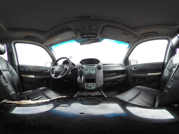 2010 Honda Pilot Touring with VIN 5FNYF4H95AB040721, listed as a IAAI auction lot 41928412 with 213,219 mi miles and . Bid and sale history available at carsss.com. Image 18.