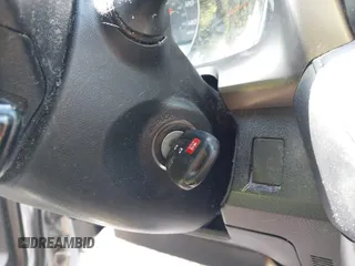 2013 Toyota RAV4 XLE с VIN JTMRFREV9DD022222, выставлен на аукционе IAAI как лот 42530180 с пробегом 218 930 миль миль и . История ставок и продаж доступна на DreamBid. Изображение 11.