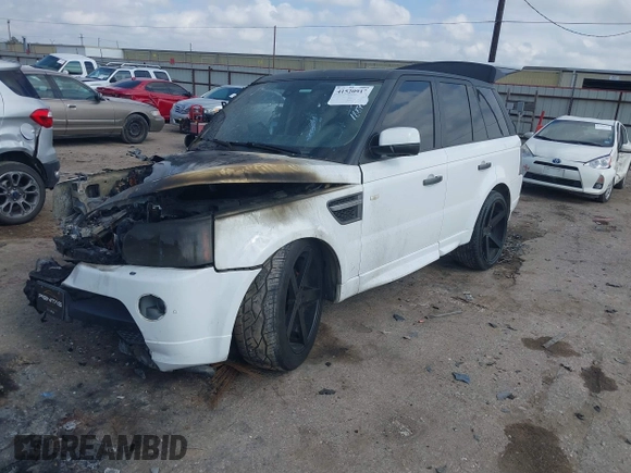 2011 Land Rover Range Rover Sport HSE z VIN SALSF2D40BA260128, wystawiony jako IAAI lot #41520917 z przebiegiem Nie podano mil oraz . Historia ofert i sprzedaży dostępna na DreamBid. Obrazek 2.