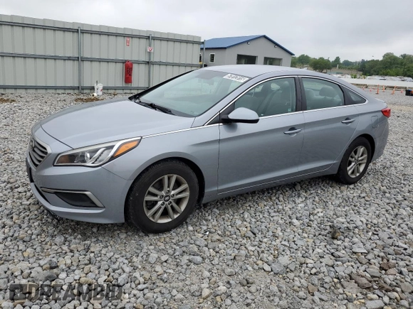 2017 Hyundai Sonata 2.4L z VIN 5NPE24AF3HH464683, wystawiony jako Copart lot #57812815 z przebiegiem 123 219 mil mil oraz Czysty tytuł • Clean title. Historia ofert i sprzedaży dostępna na DreamBid. Obrazek 1.