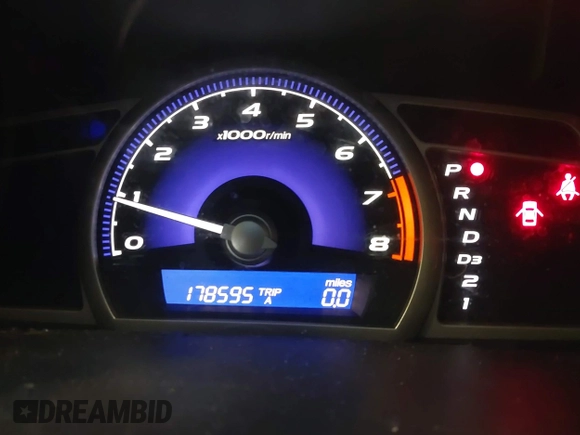 2006 Honda Civic LX z VIN 1HGFA16556L005459, wystawiony jako IAAI lot #41940768 z przebiegiem 178 595 mil mil oraz . Historia ofert i sprzedaży dostępna na DreamBid. Obrazek 7.