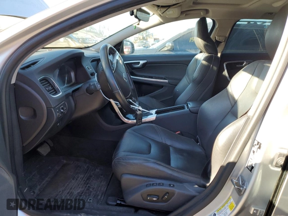 2015 Volvo V60 T5 z VIN YV4612HK6F1001548, wystawiony jako Copart lot #41398435 z przebiegiem 65 524 mil mil oraz Szkoda całkowita • Salvage title. Historia ofert i sprzedaży dostępna na DreamBid. Obrazek 7.