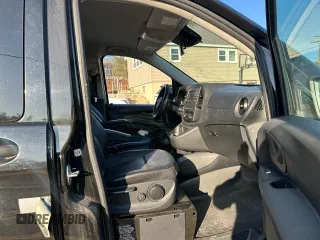 2019 Mercedes-Benz Metris Passenger with VIN WD4PG2EE9K3585436, listed as a Copart auction lot 48856045 with 147,723 mi miles and Clean title. Bid and sale history available at DreamBid. Image 9.