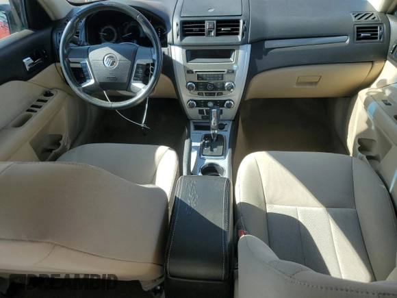 2010 Mercury Milan z VIN 3MEHM0HA3AR607241, wystawiony jako Copart lot #61225435 z przebiegiem 111 038 mil mil oraz Szkoda całkowita • Salvage title. Historia ofert i sprzedaży dostępna na DreamBid. Obrazek 8.