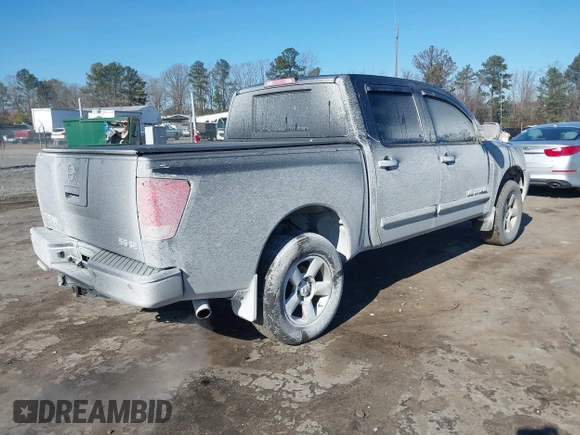 2006 Nissan Titan LE z VIN 1N6AA07B46N530408, wystawiony jako IAAI lot #41381403 z przebiegiem 259 376 mil mil oraz . Historia ofert i sprzedaży dostępna na DreamBid. Obrazek 4.