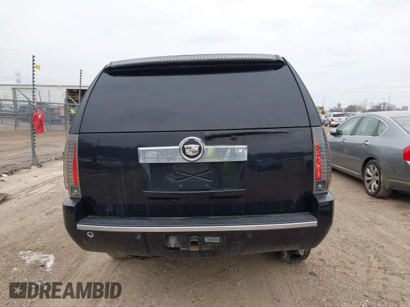 2007 Cadillac Escalade ESV with VIN 1GYFK66857R214812, listed as a IAAI auction lot 41497739 with 188,884 mi miles. Bid and sale history available at carsss.com. Image 16.