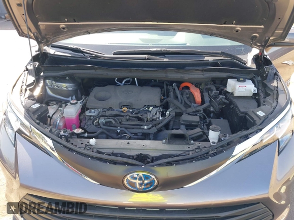 2021 Toyota Sienna XLE with VIN 5TDYSKFC4MS035573, listed as a IAAI auction lot 41988128 with 39,110 mi miles. Bid and sale history available at carsss.com. Image 10.