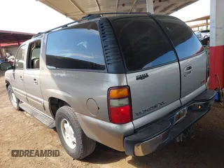 2002 GMC Yukon XL SLT with VIN 1GKFK16Z72J253852, listed as a IAAI auction lot 41606033 with 121,365 mi miles. Bid and sale history available at carsss.com. Image 3.