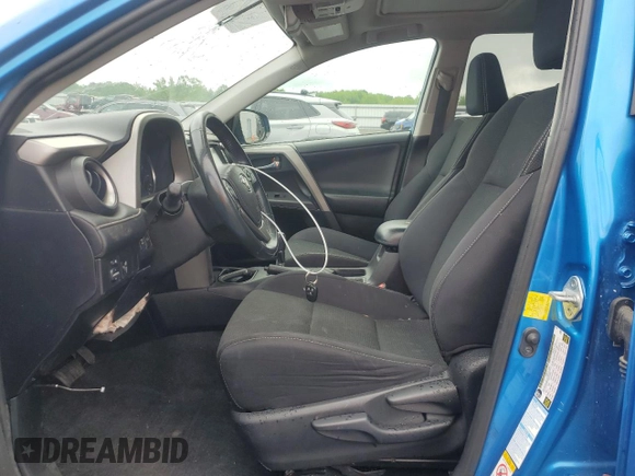 2016 Toyota RAV4 XLE z VIN 2T3RFREV8GW526994, wystawiony jako Copart lot #55227825 z przebiegiem 71 178 mil mil oraz Szkoda całkowita • Salvage title. Historia ofert i sprzedaży dostępna na DreamBid. Obrazek 7.