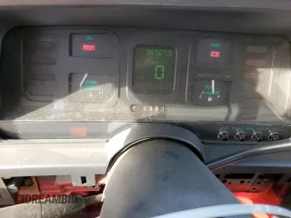 1988 Ford Thunderbird with VIN 1FABP6047JH241900, listed as a Copart auction lot 48266015 with 36,567 mi miles and Clean Title. Bid and sale history available at carsss.com. Image 9.