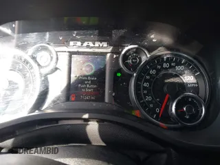 2019 Ram 1500 Big Horn z VIN 1C6RREFT0KN785936, wystawiony jako IAAI lot #41724260 z przebiegiem 71 247 mil mil oraz . Historia ofert i sprzedaży dostępna na DreamBid. Obrazek 7.
