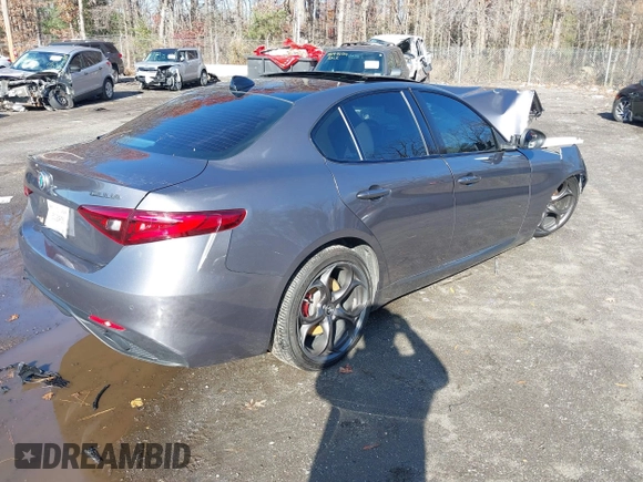 2019 Alfa Romeo Giulia with VIN ZARFANAN4K7607128, listed as a IAAI auction lot 39768601 with 1 mi miles. Bid and sale history available at carsss.com. Image 4.