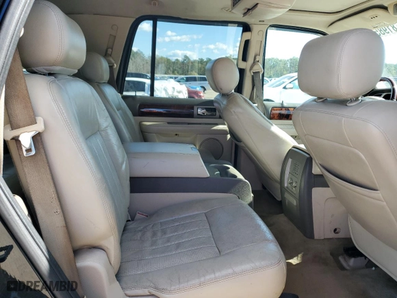 2004 Lincoln Navigator Luxury with VIN 5LMFU27R34LJ17518, listed as a Copart auction lot 81985954 with 223,829 mi miles and Clean Title. Bid and sale history available at carsss.com. Image 11.
