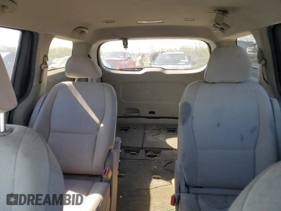 2021 Kia Sedona LX with VIN KNDMB5C19M6669111, listed as a Copart auction lot 53161135 with 132,492 mi miles and Salvage Title. Bid and sale history available at carsss.com. Image 10.