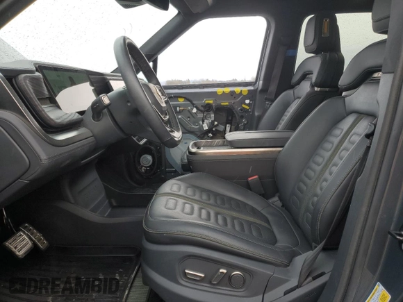 2022 Rivian R1T Adventure z VIN 7FCTGAAA5NN014941, wystawiony jako Copart lot #43771755 z przebiegiem 43 410 mil mil oraz Szkody całkowita. Historia ofert i sprzedaży dostępna na DreamBid. Obrazek 7.