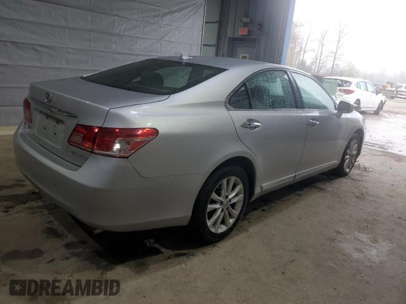 2010 Lexus ES 330 z VIN JTHBK1EG6A2409946, wystawiony jako Copart lot #55388175 z przebiegiem 196 762 mil mil oraz Szkoda całkowita • Salvage title. Historia ofert i sprzedaży dostępna na DreamBid. Obrazek 3.