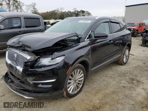 2019 Lincoln MKC Standard with VIN 5LMCJ1D98KUL37318, listed as a Copart auction lot 81398564 with 35,929 mi miles and Salvage Title. Bid and sale history available at DreamBid. Image 1.