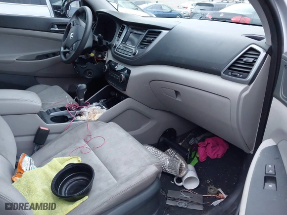 2016 Hyundai Tucson SE with VIN KM8J33A47GU242183, listed as a IAAI auction lot 41772964 with 97,527 mi miles. Bid and sale history available at carsss.com. Image 5.