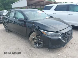 2024 Nissan Sentra SV z VIN 3N1AB8CV9RY378425, wystawiony jako IAAI lot #42288135 z przebiegiem 21 934 mil mil oraz . Historia ofert i sprzedaży dostępna na DreamBid. Obrazek 1.