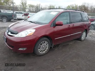 2007 Toyota Sienna XLE with VIN 5TDZK22C07S070576, listed as a IAAI auction lot 42043730 with 251,951 mi miles. Bid and sale history available at carsss.com. Image 2.