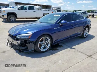 2021 Audi A5 Sportback S line Premium z VIN WAUDACF56MA037974, wystawiony jako Copart lot #55827565 z przebiegiem 32 108 mil mil oraz Szkoda całkowita • Salvage title. Historia ofert i sprzedaży dostępna na DreamBid. Obrazek 1.