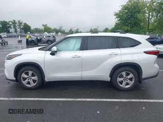 2022 Toyota Highlander LE with VIN 5TDBZRBH8NS242559, listed as a IAAI auction lot 42366399 with 200,915 mi miles and . Bid and sale history available at DreamBid. Image 14.