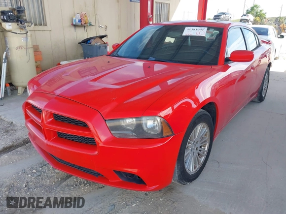 2014 Dodge Charger SXT z VIN 2C3CDXHG7EH363141, wystawiony jako IAAI lot #41381041 z przebiegiem 189 007 mil mil oraz . Historia ofert i sprzedaży dostępna na DreamBid. Obrazek 2.