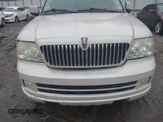 2006 Lincoln Navigator Luxury with VIN 5LMFU27536LJ19821, listed as a IAAI auction lot 41391977 with Not Provided miles. Bid and sale history available at carsss.com. Image 6.