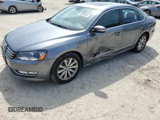 2013 Volkswagen Passat SEL Premium z VIN 1VWCH7A39DC002600, wystawiony jako Copart lot #53866895 z przebiegiem 178 657 mil mil oraz Szkoda całkowita • Salvage title. Historia ofert i sprzedaży dostępna na DreamBid. Obrazek 1.