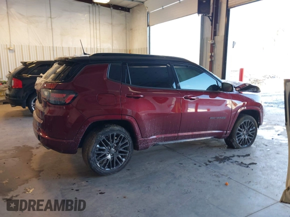2022 Jeep Compass High Altitude with VIN 3C4NJDCB9NT202983, listed as a IAAI auction lot 41216305 with 27,807 mi miles and . Bid and sale history available at carsss.com. Image 13.