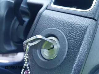 2014 Ford Police Interceptor z VIN 1FAHP2MK3EG124483, wystawiony jako IAAI lot #41018811 z przebiegiem 200 626 mil mil oraz . Historia ofert i sprzedaży dostępna na DreamBid. Obrazek 11.
