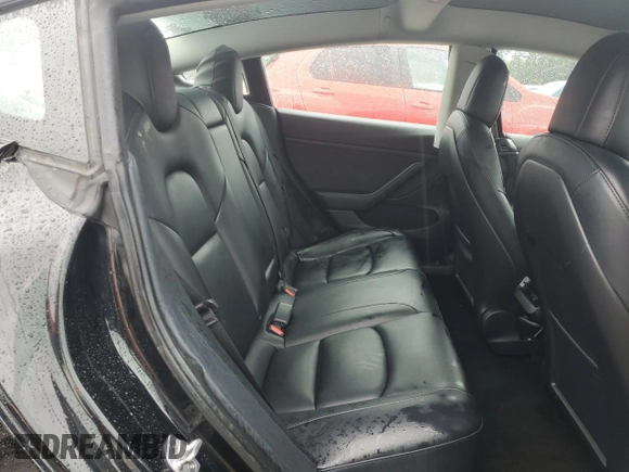 2022 Tesla Model 3 z VIN 5YJ3E1EA6NF371467, wystawiony jako Copart lot #58606025 z przebiegiem 84 706 mil mil oraz Czysty tytuł • Clean title. Historia ofert i sprzedaży dostępna na DreamBid. Obrazek 10.