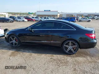 2011 Mercedes-Benz E-Class E 350 with VIN WDDKJ5GB0BF097376, listed as a IAAI auction lot 42050801 with 123,088 mi miles. Bid and sale history available at carsss.com. Image 14.