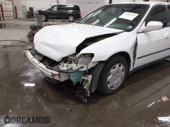 1999 Honda Accord LX with VIN 1HGCG6655XA043768, listed as a IAAI auction lot 42349237 with Not provided miles and . Bid and sale history available at DreamBid. Image 18.