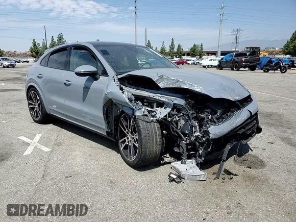 2024 Porsche Cayenne S z VIN WP1BL2AY8RDA60242, wystawiony jako Copart lot #63040024 z przebiegiem Nie podano mil oraz Szkoda całkowita • Salvage title. Historia ofert i sprzedaży dostępna na DreamBid. Obrazek 12.