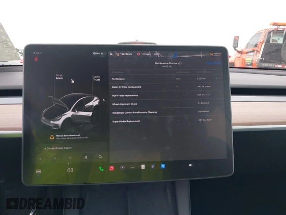 2025 Tesla Model Y Long Range with VIN 7SAYGDED5SF257258, listed as a IAAI auction lot 41877196 with 4,442 mi miles and . Bid and sale history available at DreamBid. Image 7.