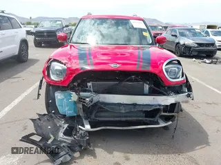 2023 MINI Countryman Cooper S z VIN WMZ53BR02P3R00984, wystawiony jako IAAI lot #42744505 z przebiegiem 27 432 mil mil oraz . Historia ofert i sprzedaży dostępna na DreamBid. Obrazek 6.