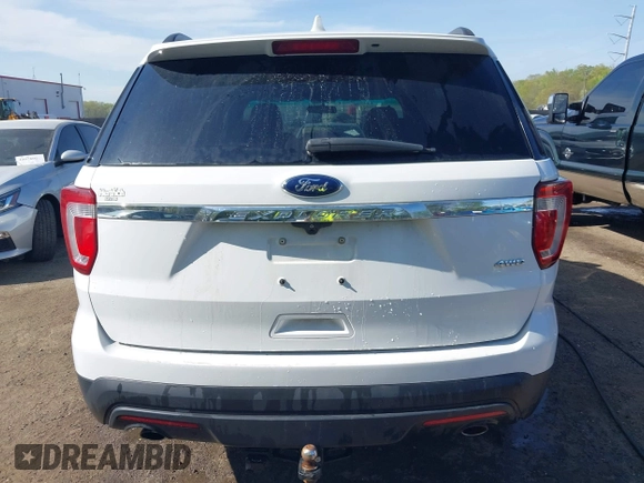 2017 Ford Explorer with VIN 1FM5K8B82HGB19796, listed as a IAAI auction lot 42043548 with 150,283 mi miles and . Bid and sale history available at carsss.com. Image 17.