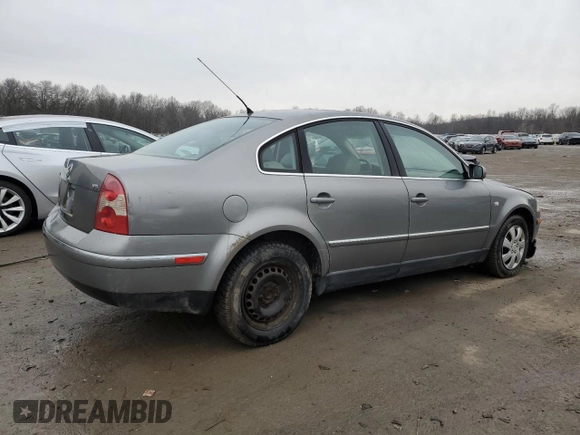 2003 Volkswagen Passat GLX z VIN WVWRH63B53P198926, wystawiony jako Copart lot #46875345 z przebiegiem 185 075 mil mil oraz Szkoda całkowita • Salvage title. Historia ofert i sprzedaży dostępna na DreamBid. Obrazek 3.
