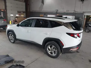 2024 Hyundai Tucson SEL z VIN KM8JBCDE4RU348066, wystawiony jako IAAI lot #40451653 z przebiegiem 3 742 mil mil oraz . Historia ofert i sprzedaży dostępna na DreamBid. Obrazek 3.