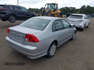 2005 Honda Civic LX with VIN 2HGES16595H523708, listed as a IAAI auction lot 40424176 with 60,593 mi miles and . Bid and sale history available at DreamBid. Image 4.