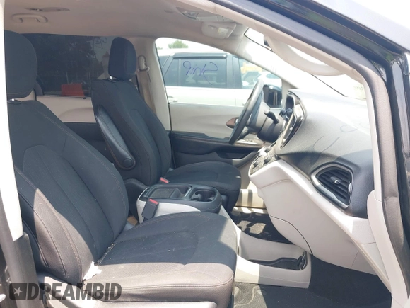 2018 Chrysler Pacifica Touring Plus with VIN 2C4RC1FGXJR339316, listed as a IAAI auction lot 42481389 with 113,718 mi miles and . Bid and sale history available at DreamBid. Image 5.