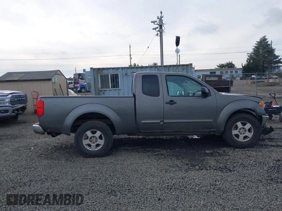 2007 Nissan Frontier SE z VIN 1N6AD06U97C442798, wystawiony jako IAAI lot #41548424 z przebiegiem 230 153 mil mil oraz . Historia ofert i sprzedaży dostępna na DreamBid. Obrazek 14.