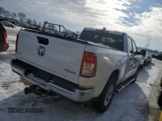 2019 Ram 1500 Tradesman z VIN 1C6SRFCT4KN552279, wystawiony jako Copart lot #88733245 z przebiegiem 28 561 mil mil oraz Szkoda całkowita • Salvage title. Historia ofert i sprzedaży dostępna na DreamBid. Obrazek 3.