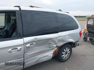 2005 Chrysler Town & Country Limited with VIN 2C8GP64L45R338921, listed as a IAAI auction lot 42105691 with 288,600 mi miles. Bid and sale history available at carsss.com. Image 6.
