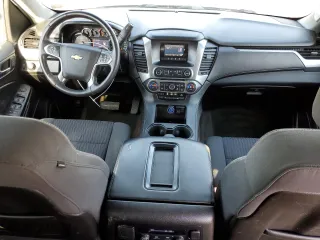 2015 Chevrolet Suburban LS with VIN 1GNSCHKC3FR159676, listed as a Copart auction lot 84606074 with 264,234 mi miles and Clean Title. Bid and sale history available at carsss.com. Image 8.