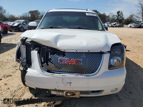 2011 GMC Yukon XL Denali with VIN 1GKS2MEF6BR364692, listed as a Copart auction lot 42619245 with 185,760 mi miles and Salvage Title. Bid and sale history available at carsss.com. Image 5.