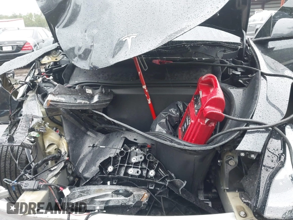2024 Tesla Model Y с VIN 7SAYGDED5RF046877, выставлен на аукционе IAAI как лот 42237815 с пробегом 45 883 миль миль и . История ставок и продаж доступна на DreamBid. Изображение 10.